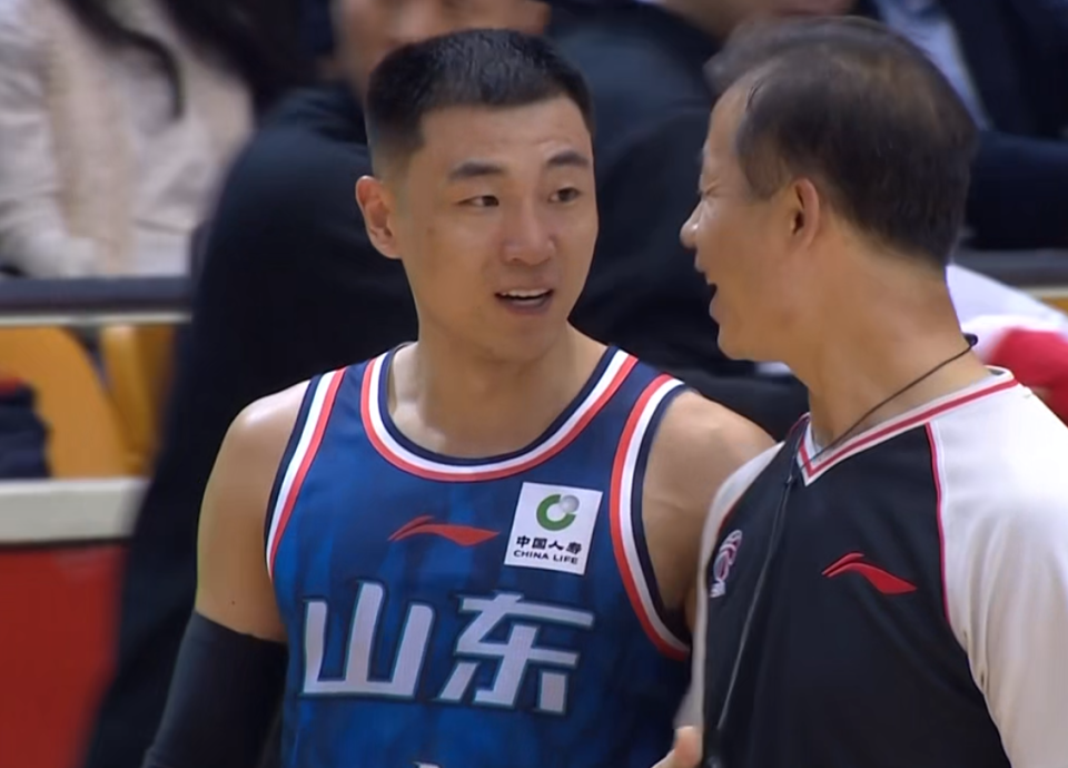 独行侠碾压辽宁队,高诗岩惊艳四座 独行侠碾压辽宁队,高诗岩惊艳四座