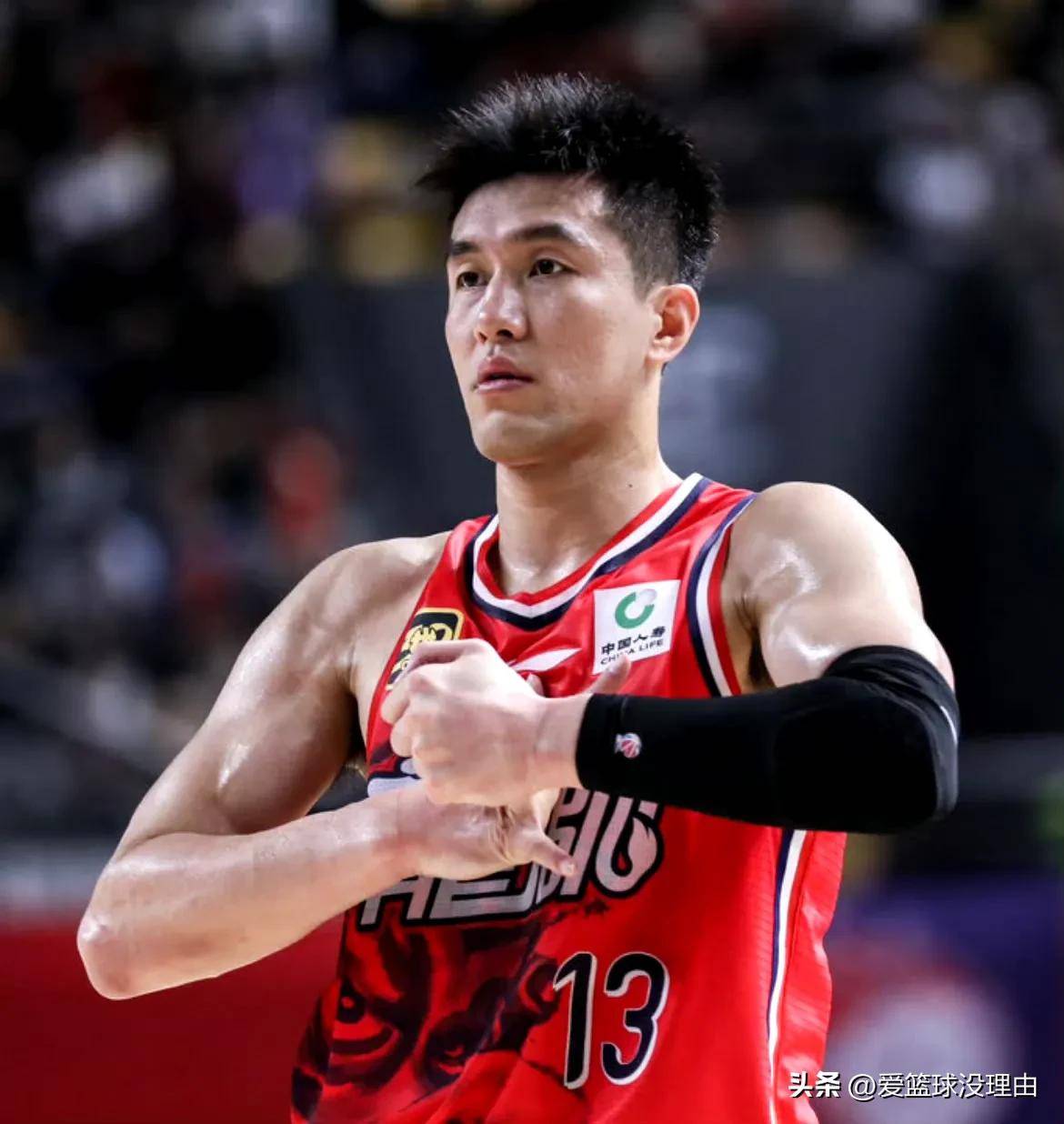 76人完胜天津队,郭艾伦高光表现 76人完胜天津队,郭艾伦高光表现