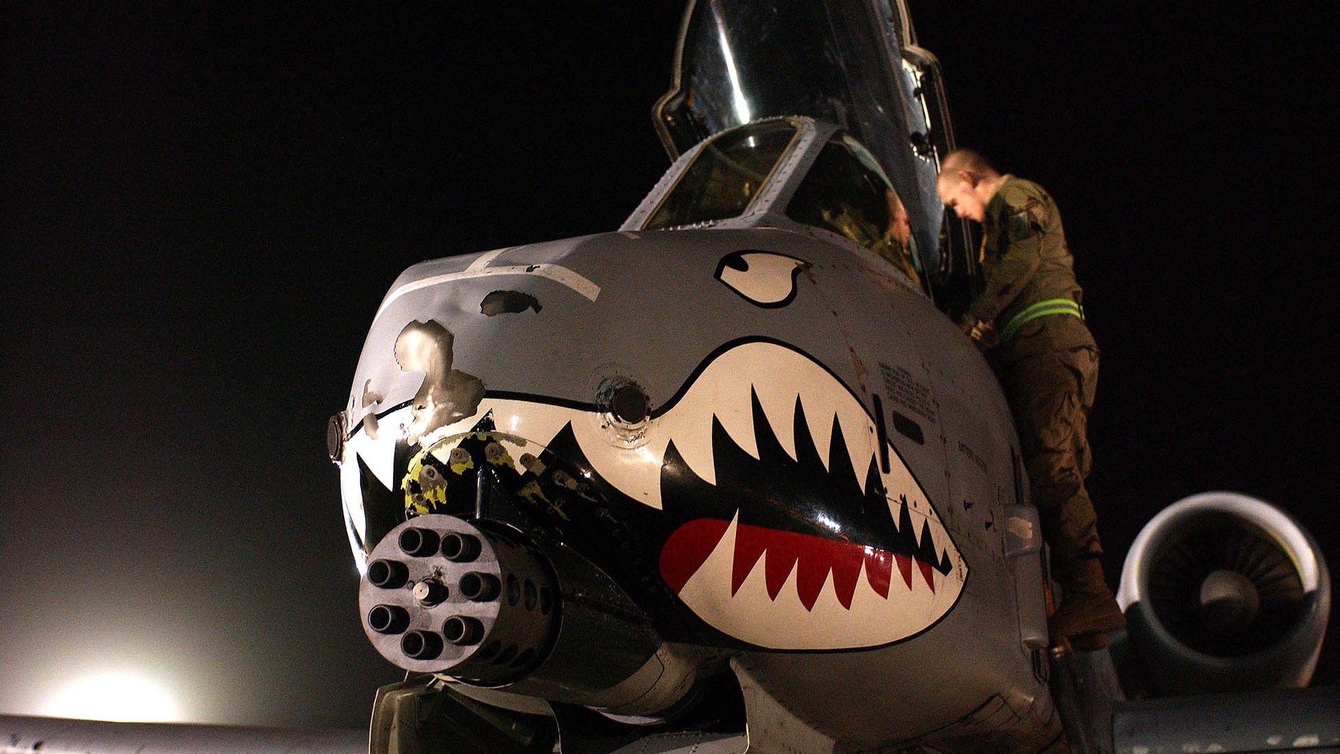 跨界对决！深圳队与太阳慈善赛，恩比德50分引爆全场成绝对焦点