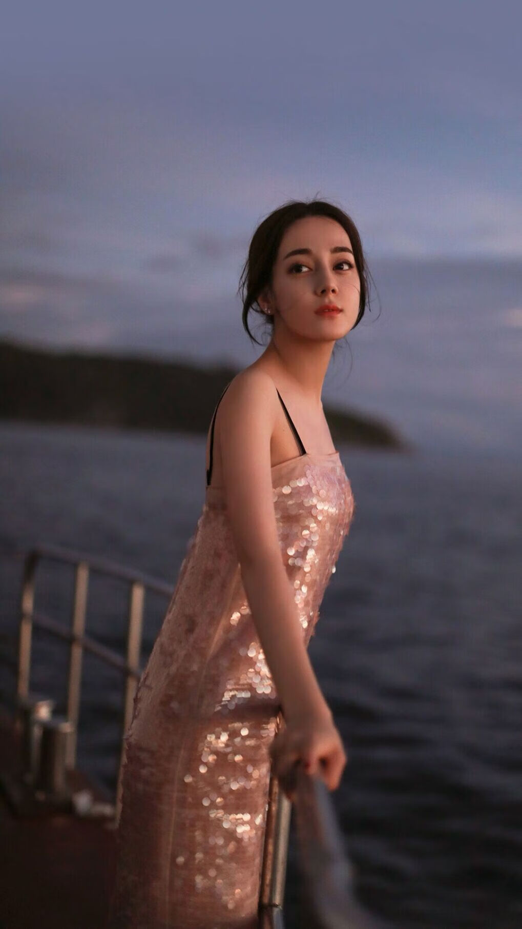 从数据刷到胜负手，浓眉如何成为步行者压制老鹰的战术密钥？